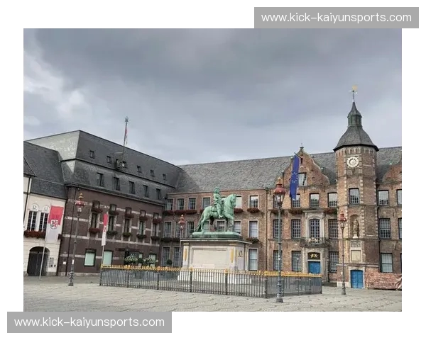 红魔魅影与药厂奇迹：当老特拉福德的底蕴遇见莱茵河畔的战术革命